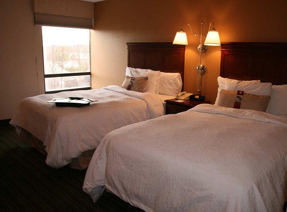 Holiday Inn Express Boston North-Woburn By Ihg Exterior photo
