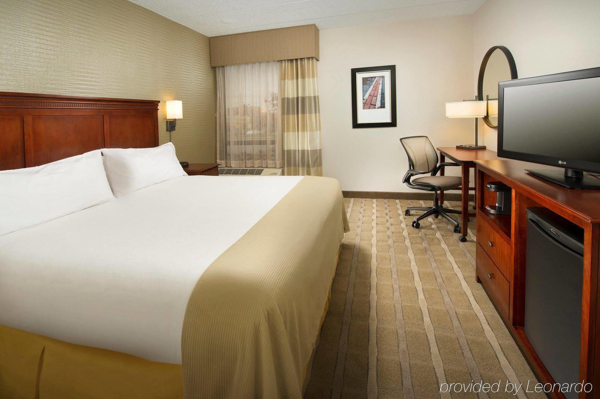 Holiday Inn Express Boston North-Woburn By Ihg Exterior photo