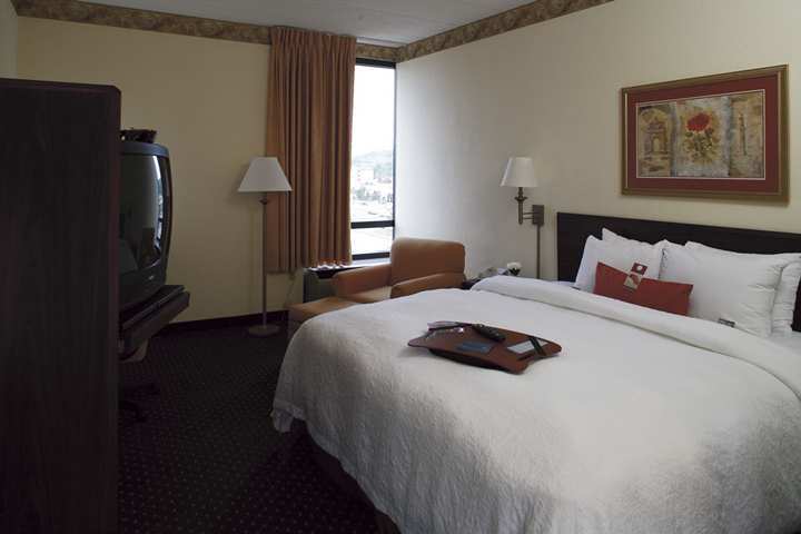 Holiday Inn Express Boston North-Woburn By Ihg Exterior photo